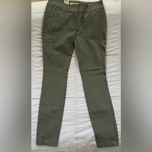 New With Tags Loft Green Pants 00P